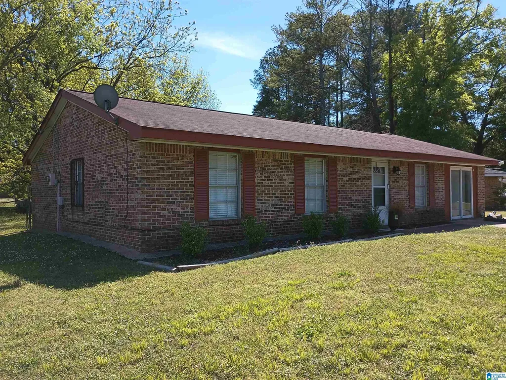 32 Carriage House Road SW Bessemer AL 35022