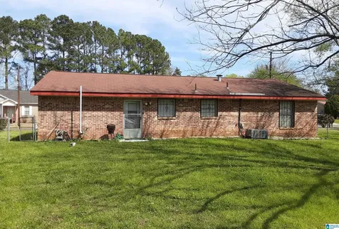 32 Carriage House Road SW Bessemer AL 35022