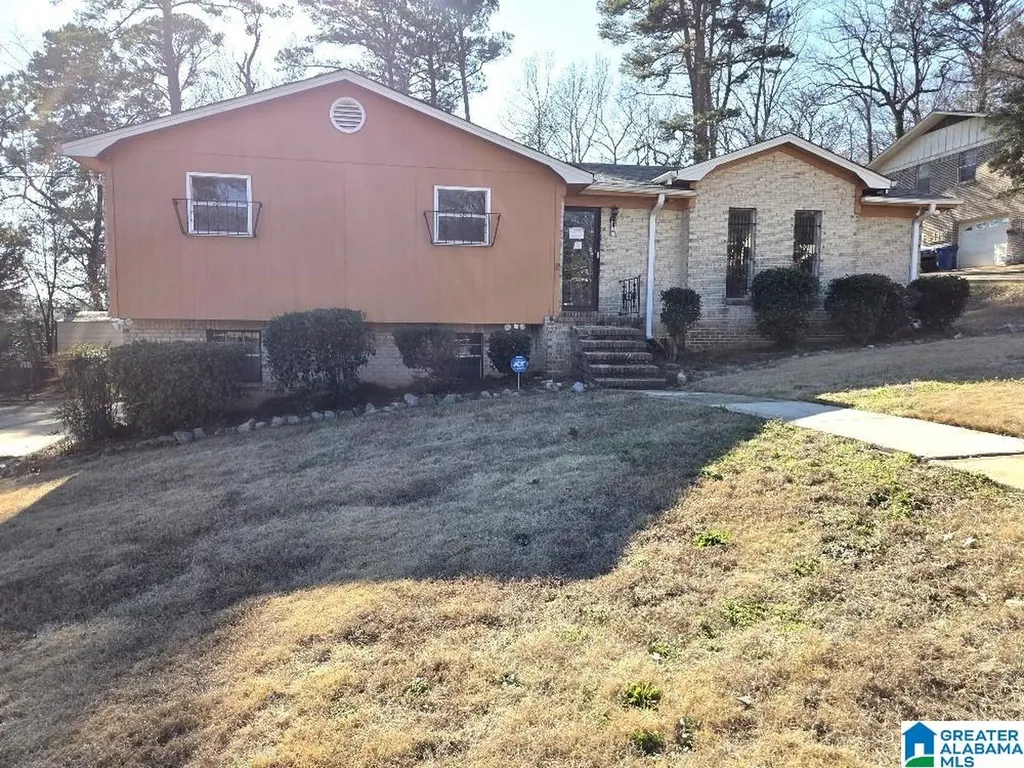 112 Hickory Circle Fairfield AL 35064