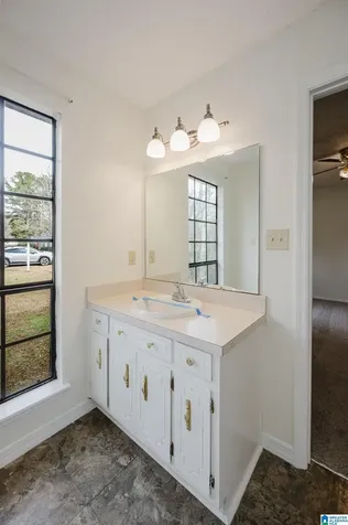 2025 Phillips Circle Leeds AL 35094