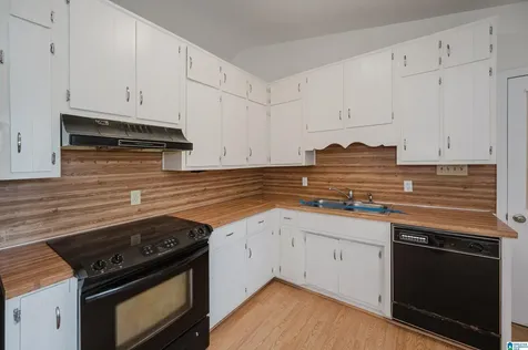 2025 Phillips Circle Leeds AL 35094