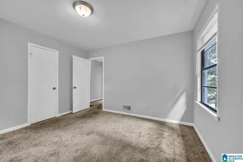 513 20th Avenue NE Center Point AL 35215