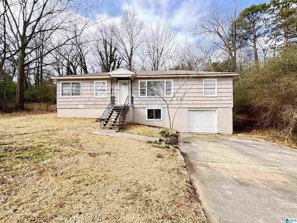 2612 2nd Street NW Center Point AL 35215