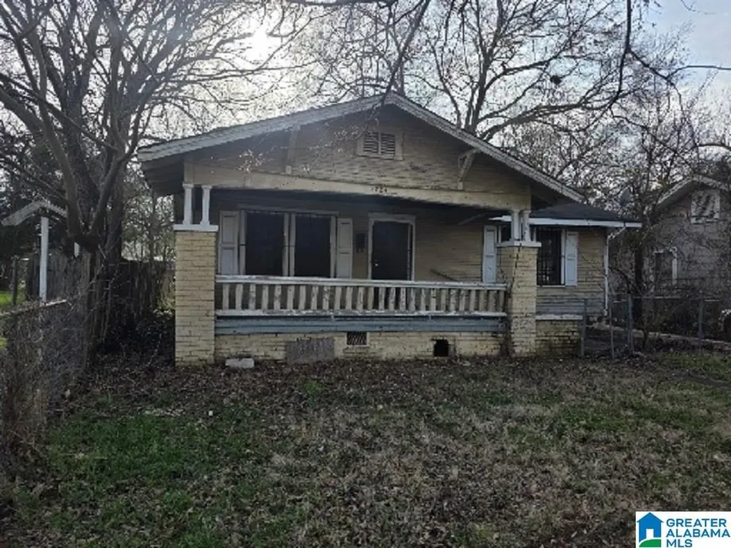 4724 Court S Birmingham AL 35208