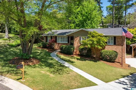 2633 Southview Place Vestavia Hills AL 35216