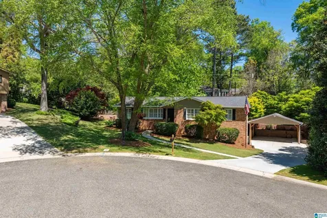2633 Southview Place Vestavia Hills AL 35216