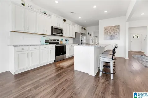 1076 Flyway View Lane Alabaster AL 35007