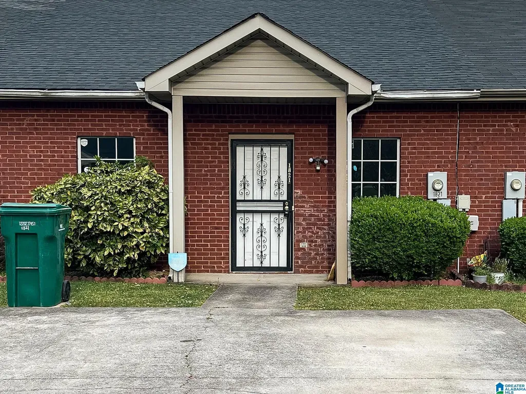 1821 Copperfield Lane Center Point AL 35215