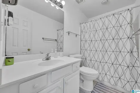 1565 Deer Valley Drive Hoover AL 35226