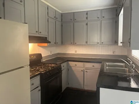 42 4th Avenue SE Graysville AL 35073