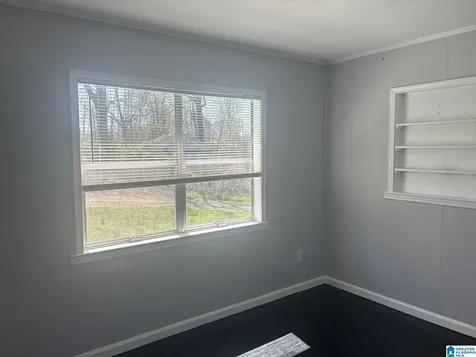 42 4TH Avenue SE Graysville AL 35073