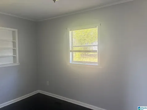 42 4th Avenue SE Graysville AL 35073