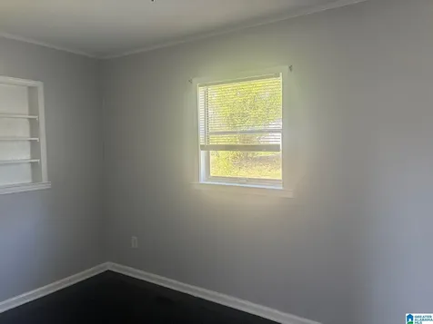 42 4th Avenue SE Graysville AL 35073