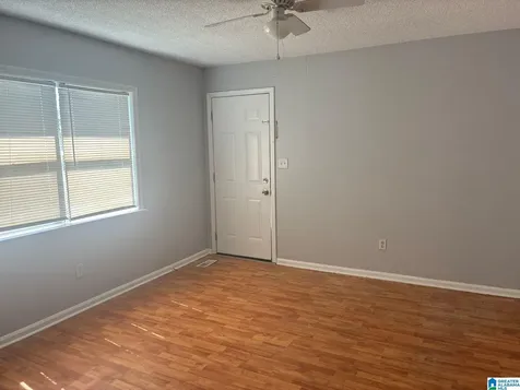 42 4th Avenue SE Graysville AL 35073