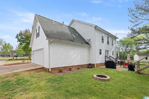 1926 Pleasant Ridge Loop Sylacauga AL 35150