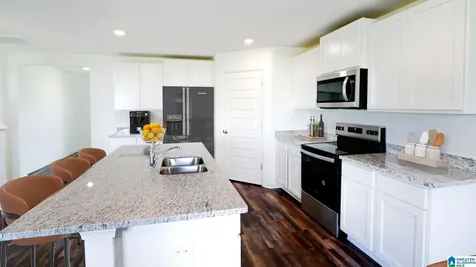 377 Koslin Loop Calera AL 35040