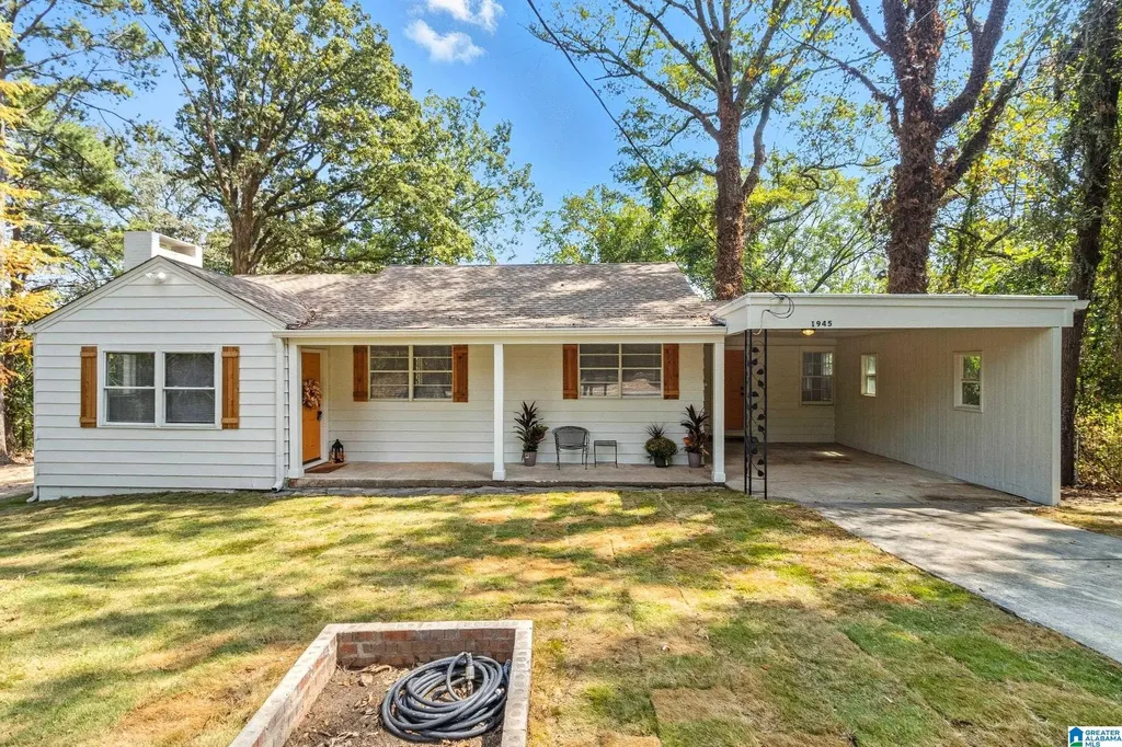 1945 Arkansas Street Leeds AL 35094