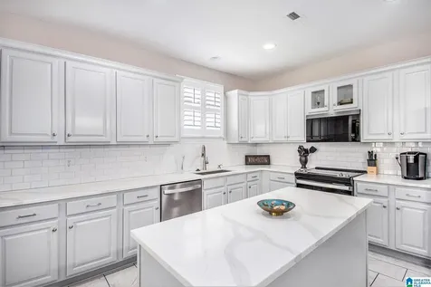 5569 Park Side Circle Hoover AL 35244