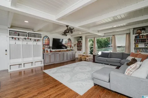 1207 Cheval Lane Vestavia Hills AL 35216