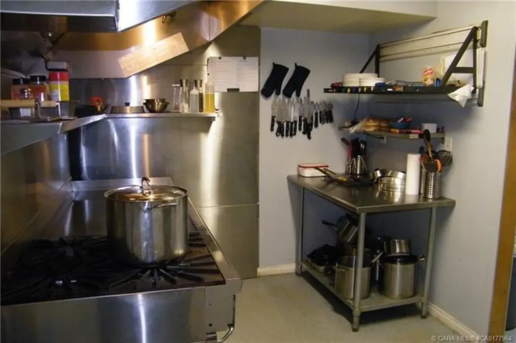4706 43 Avenue Forestburg AB T0B 1N0