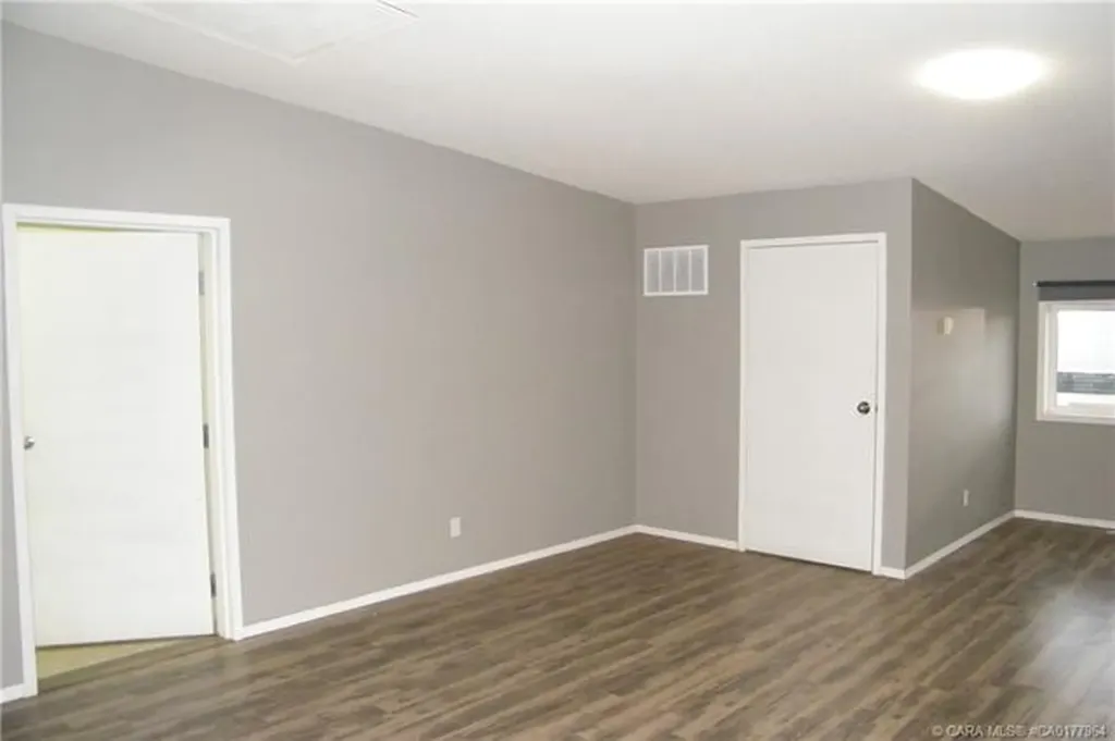 4706 43 Avenue Forestburg AB T0B 1N0