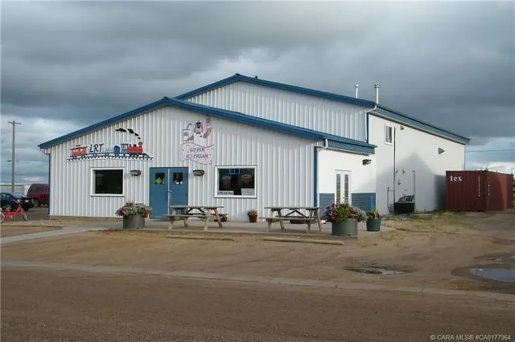 4706 43 Avenue Forestburg AB T0B 1N0