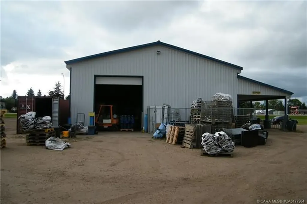 4706 43 Avenue Forestburg AB T0B 1N0