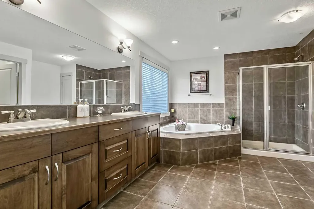 222 Chapala Point SE Calgary AB T2X 3W9