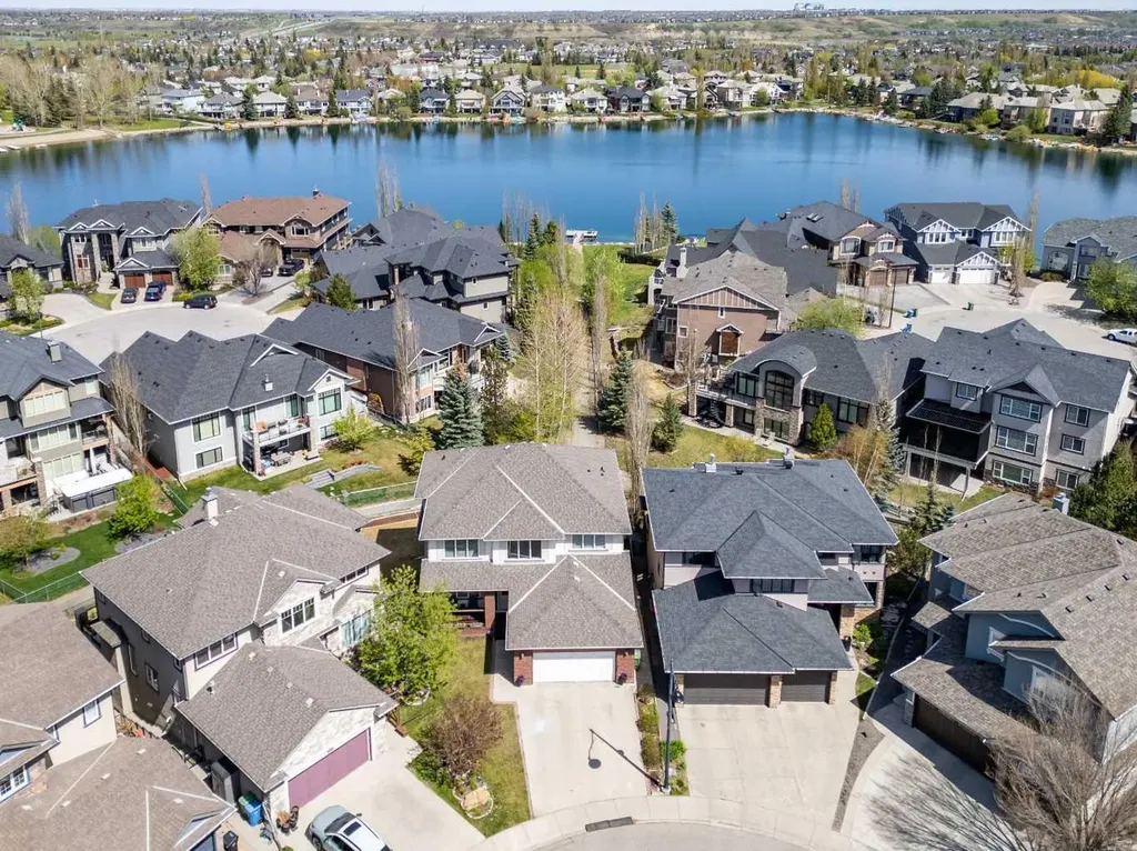 222 Chapala Point SE Calgary AB T2X 3W9