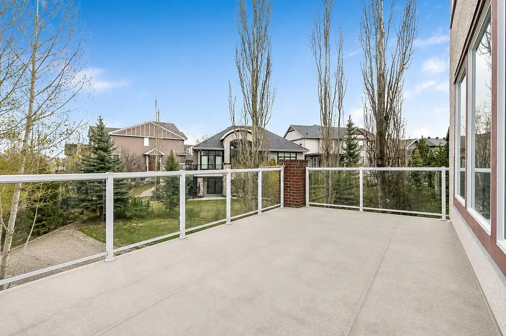 222 Chapala Point SE Calgary AB T2X 3W9
