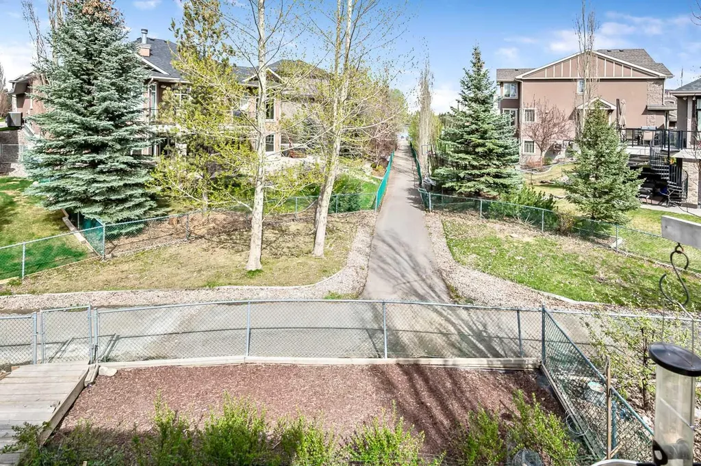 222 Chapala Point SE Calgary AB T2X 3W9