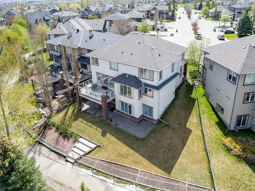 222 Chapala Point SE Calgary AB T2X 3W9