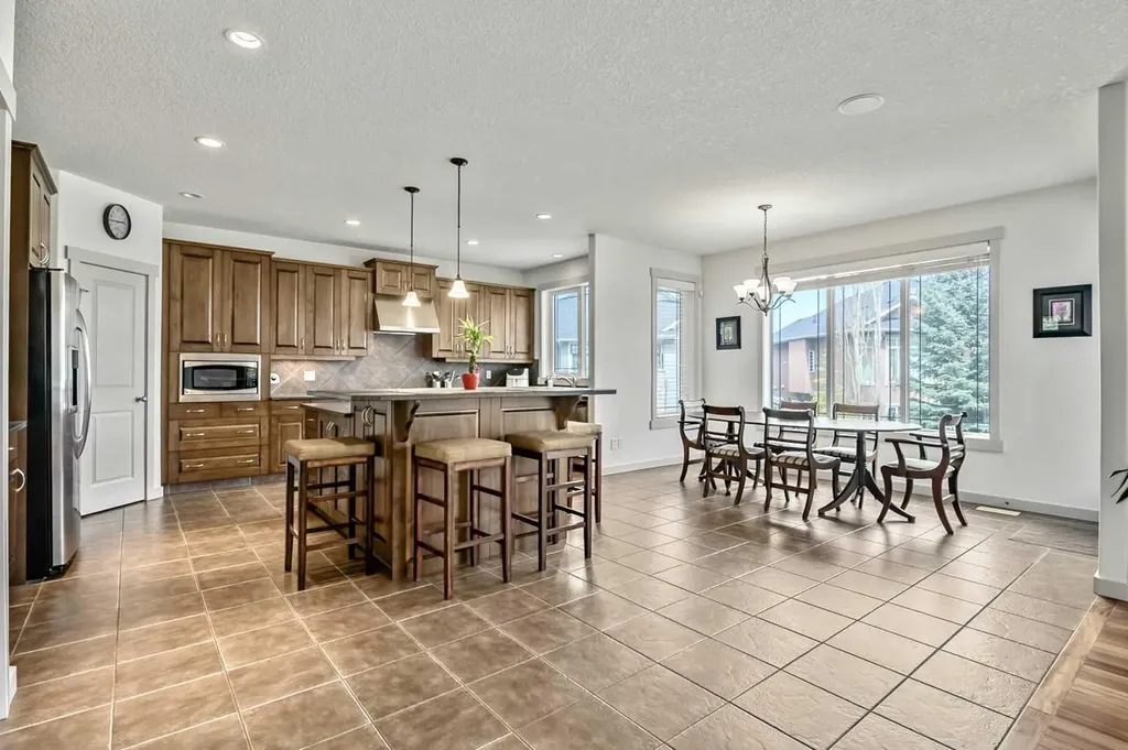 222 Chapala Point SE Calgary AB T2X 3W9