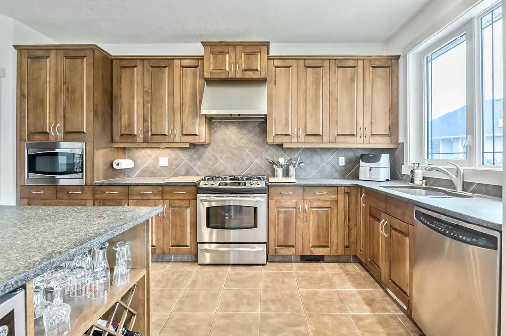 222 Chapala Point SE Calgary AB T2X 3W9