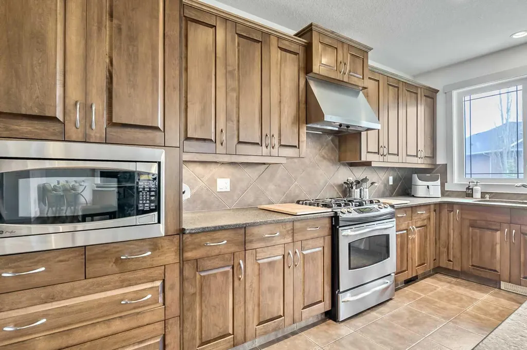 222 Chapala Point SE Calgary AB T2X 3W9
