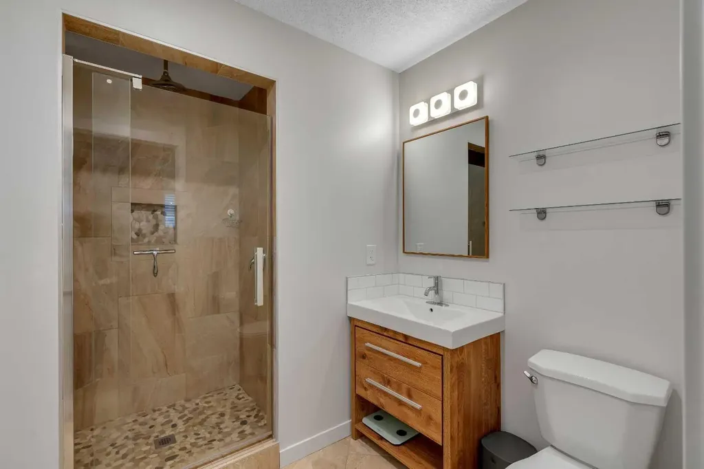 6256 Silver Springs Hill NW Calgary AB T3B 3E6
