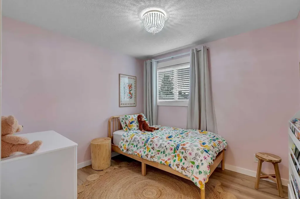 6256 Silver Springs Hill NW Calgary AB T3B 3E6