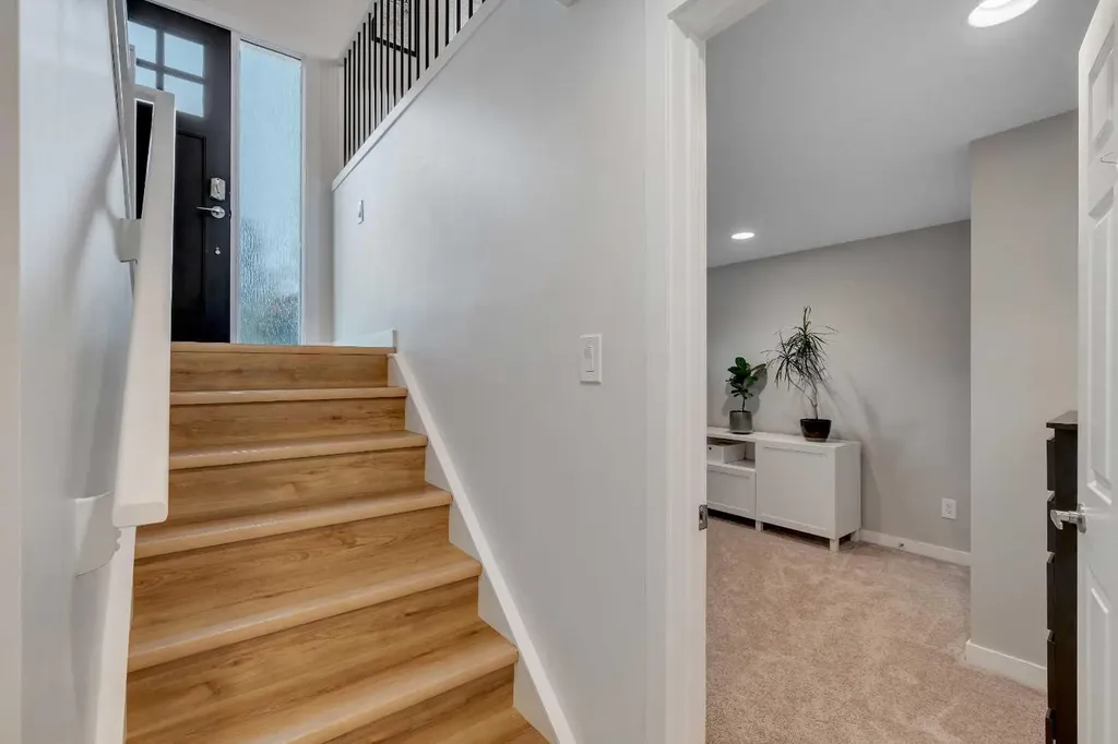 6256 Silver Springs Hill NW Calgary AB T3B 3E6