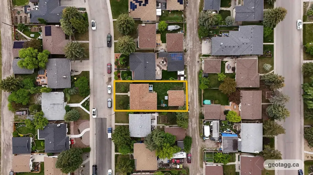 6256 Silver Springs Hill NW Calgary AB T3B 3E6