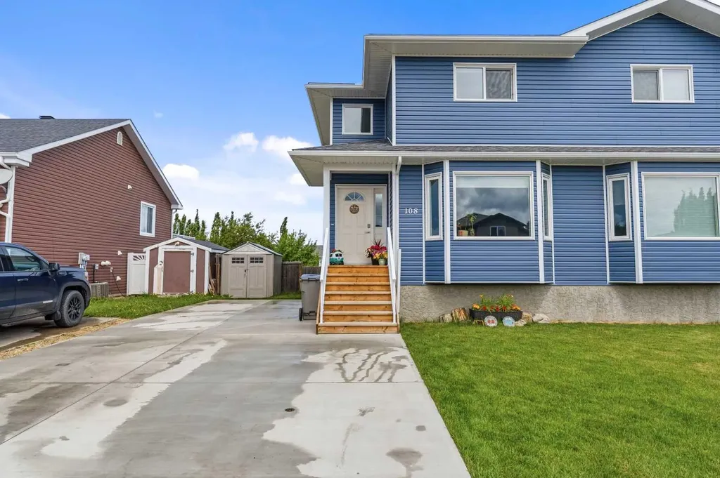 108 Wellwood Drive Whitecourt AB T7S 0C6