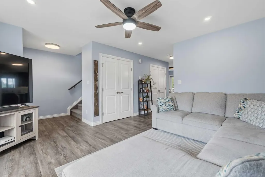 108 Wellwood Drive Whitecourt AB T7S 0C6