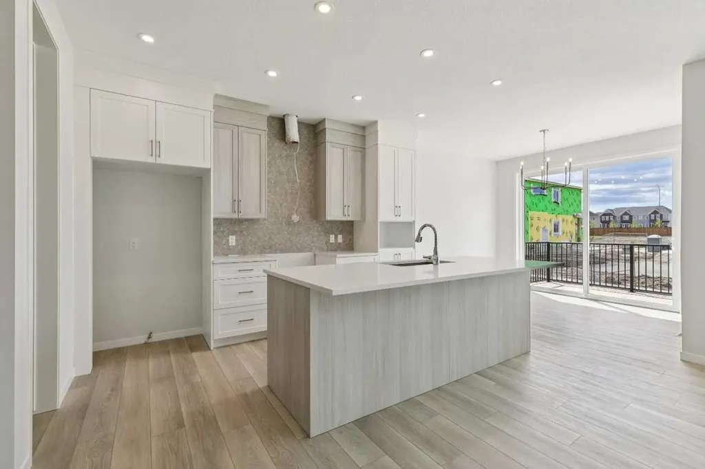 41 Belmont Row SW Calgary AB T2X 6E6