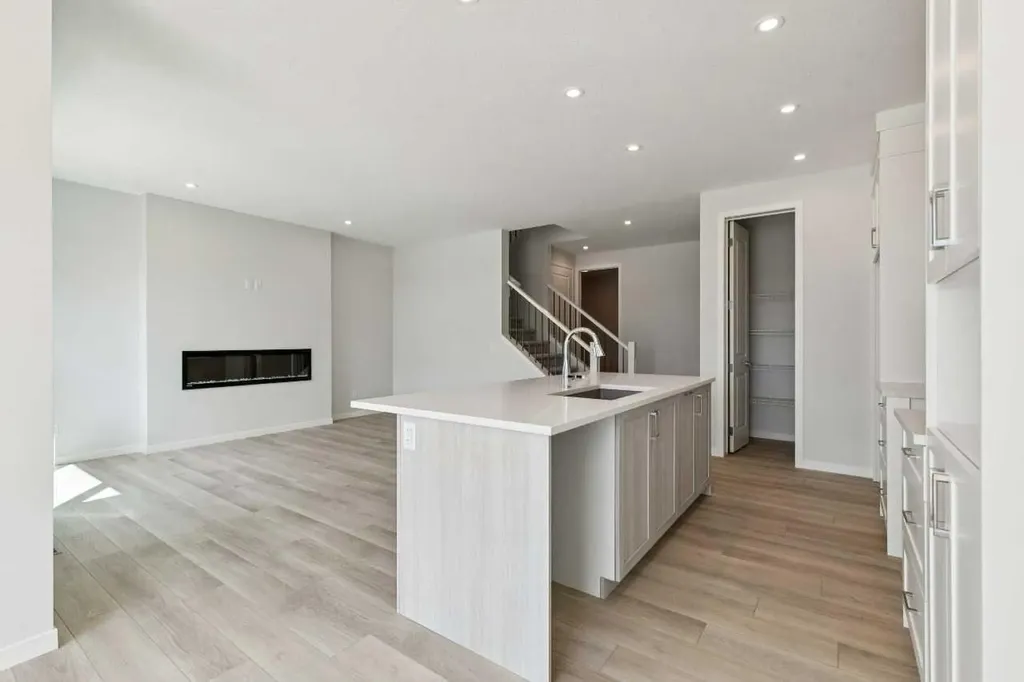 41 Belmont Row SW Calgary AB T2X 6E6