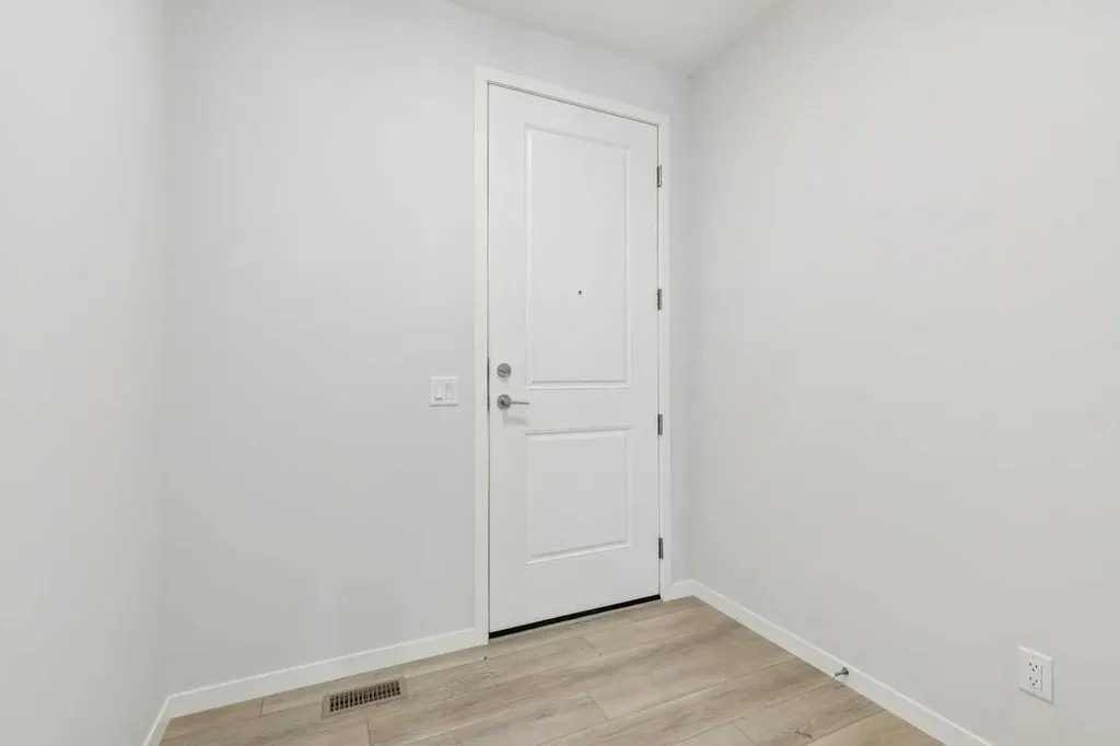 41 Belmont Row SW Calgary AB T2X 6E6