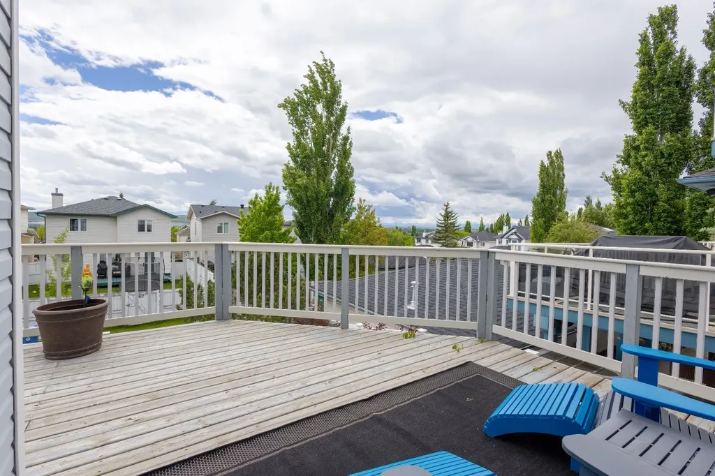 124 Tuscany Hills Park NW Calgary AB T3L 2A3
