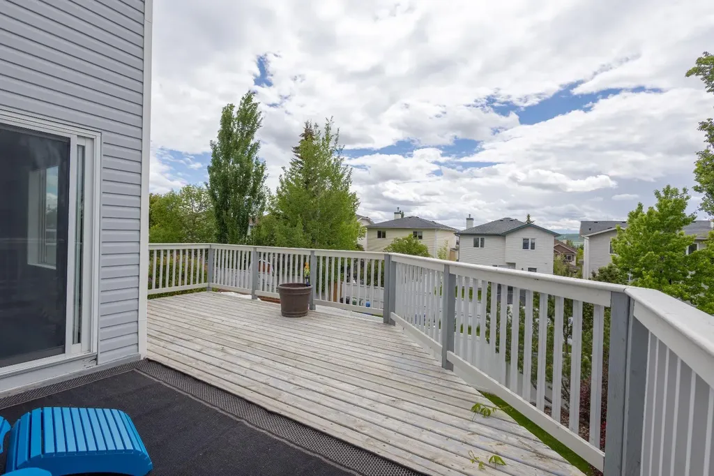 124 Tuscany Hills Park NW Calgary AB T3L 2A3