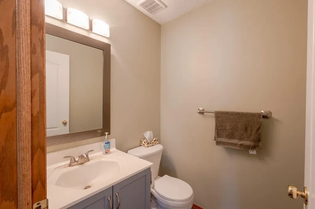 124 Tuscany Hills Park NW Calgary AB T3L 2A3
