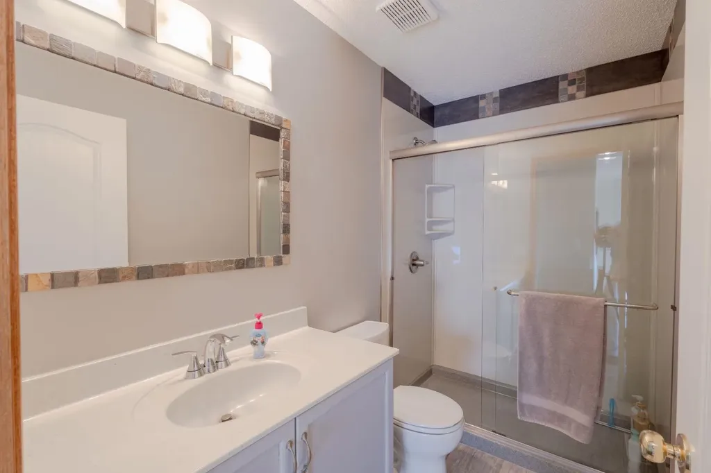 124 Tuscany Hills Park NW Calgary AB T3L 2A3