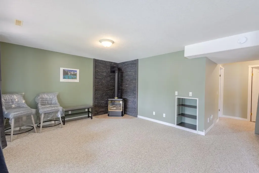 124 Tuscany Hills Park NW Calgary AB T3L 2A3