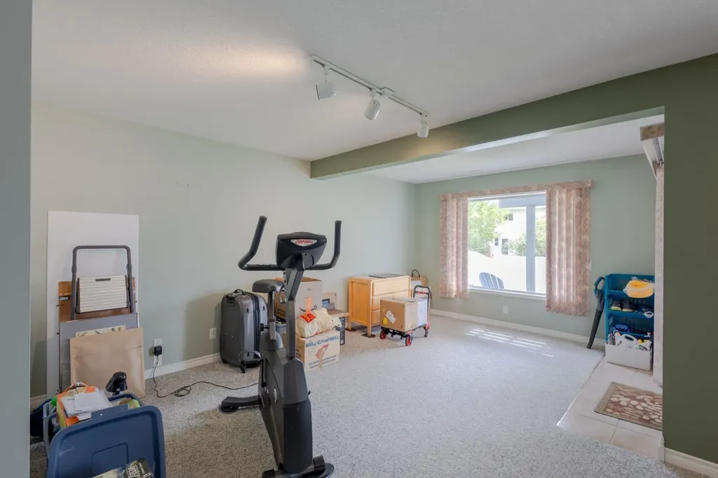 124 Tuscany Hills Park NW Calgary AB T3L 2A3